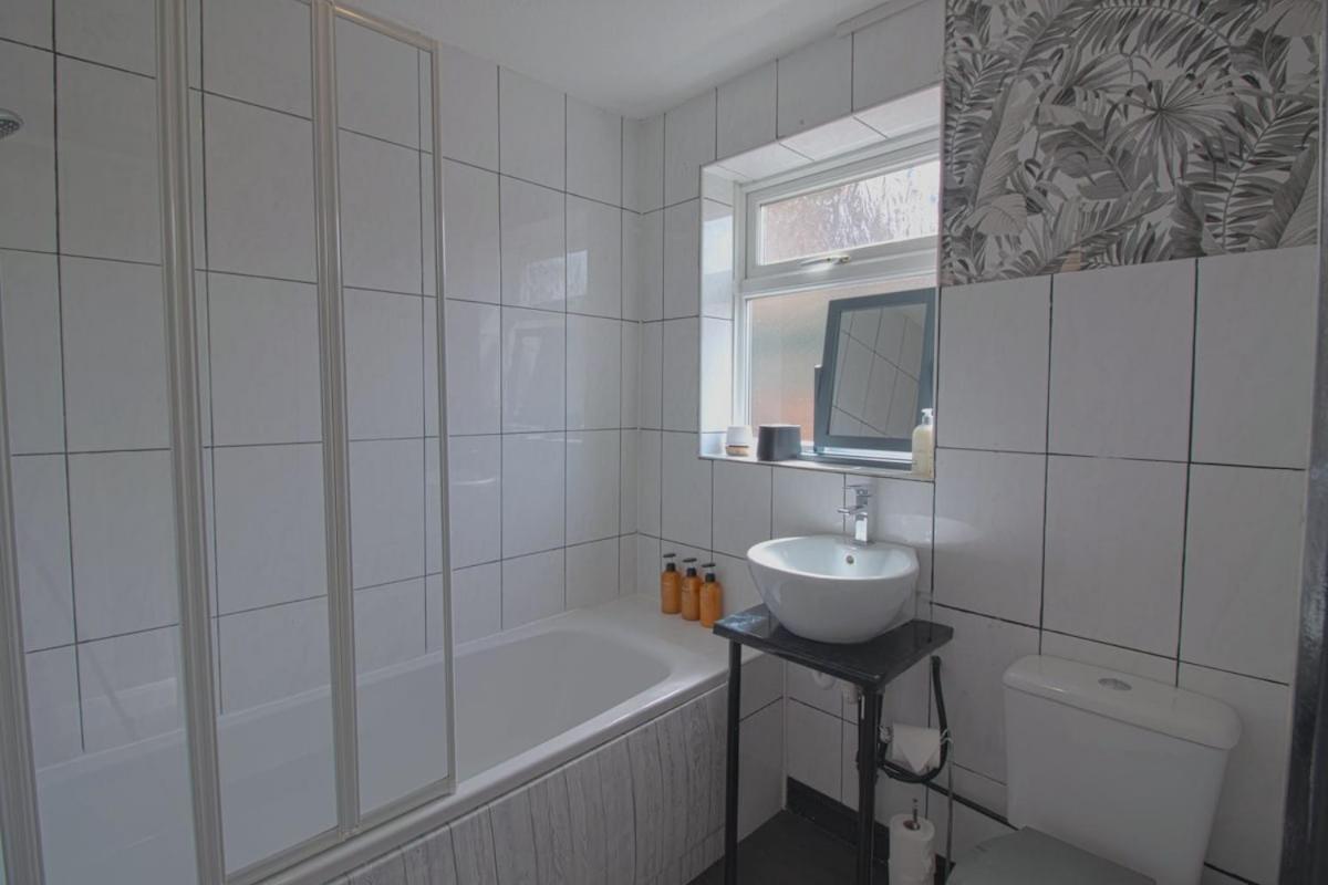 Egton St - Stylish House With Parking, Near Town! Villa Kingston upon Hull Kültér fotó